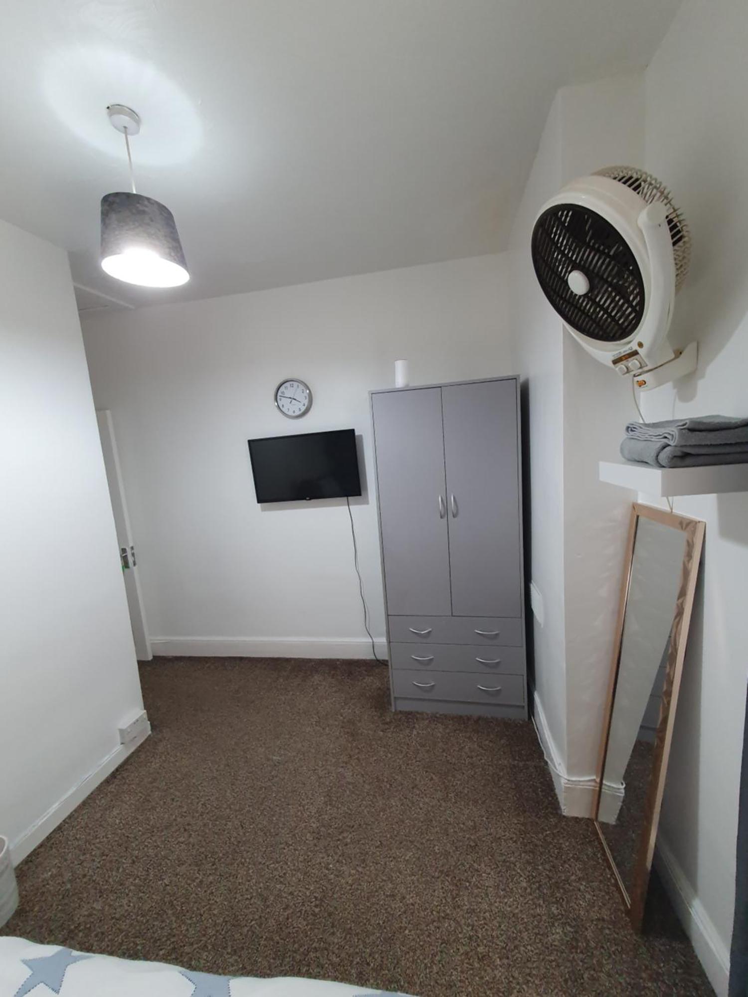 Private Room In Cardiff Exterior foto